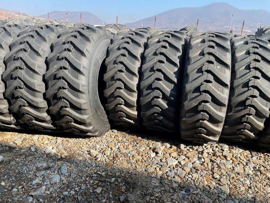 Cauciucuri de buldo spate CAT JCB 18.4-26 cu 14pr