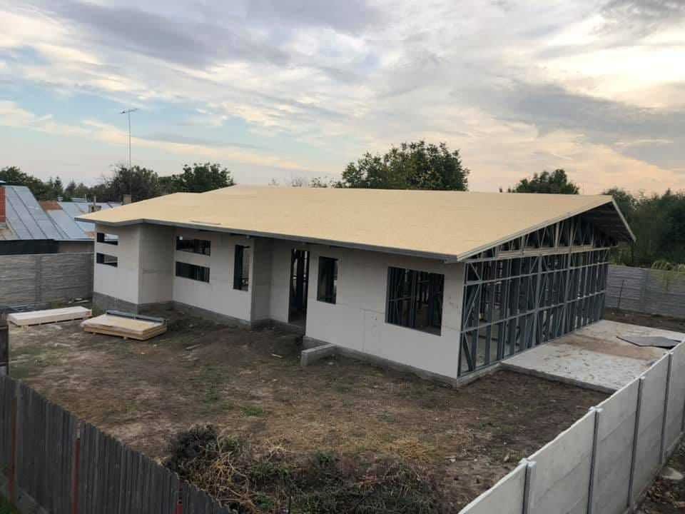 Case pe structura metalica