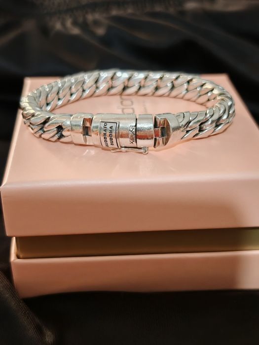 Vînd brățară argint. Lungime 20.5.cm greutate 75.90..