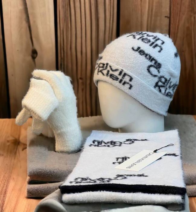 Stoc Caciula+manusi+fular