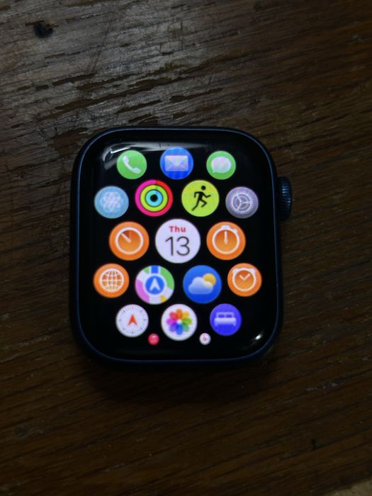 Apple Watch Series 7 (GPS + Cellular)