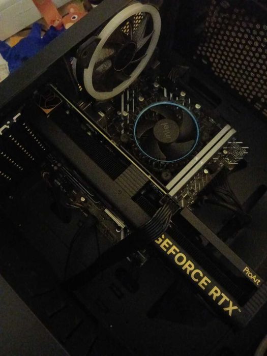 Placă video ASUS RTX 4060 ProArt 8GB GDDR6 – impecabilă,