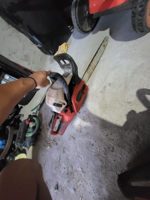 Vând drujbe pentru piese