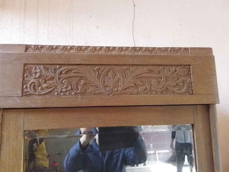 Старинный мебель