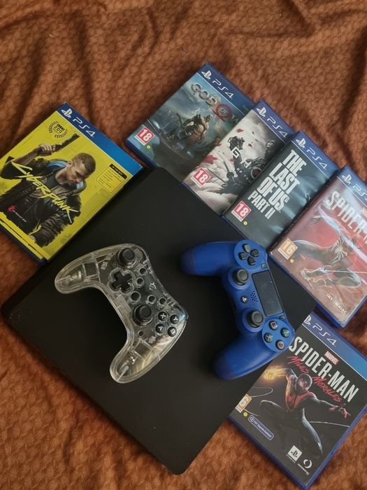 Vand ps4 slim + 6 jocuri + 2 controllere(se vand si separat)