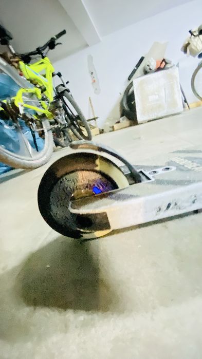 Trotineta de scheme MADD GEAR
