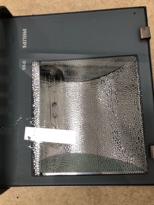 Proiectoare pentru nocturna cu becuri Philips