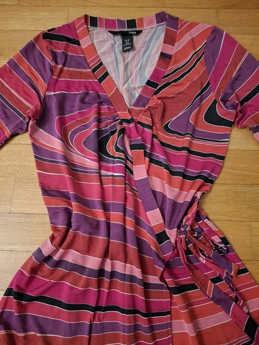 Rochiei H&M parte peste parte