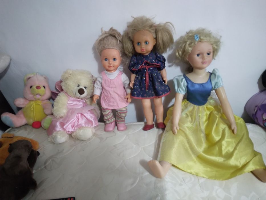 Lot de păpuși mari la 200 de lei toate 3