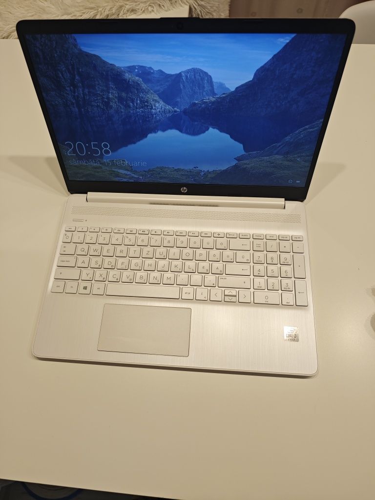 Laptop HP 250 i3 256gb 8gb RAM