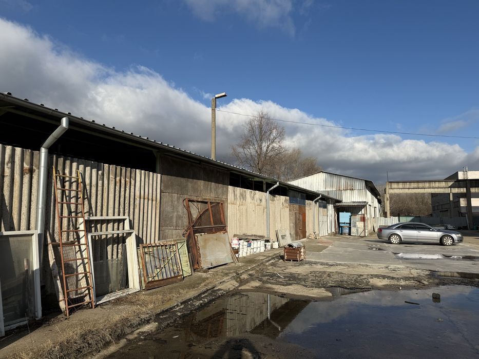 Склад 250 кв.м свободна зона русе.Става и за автосервиз