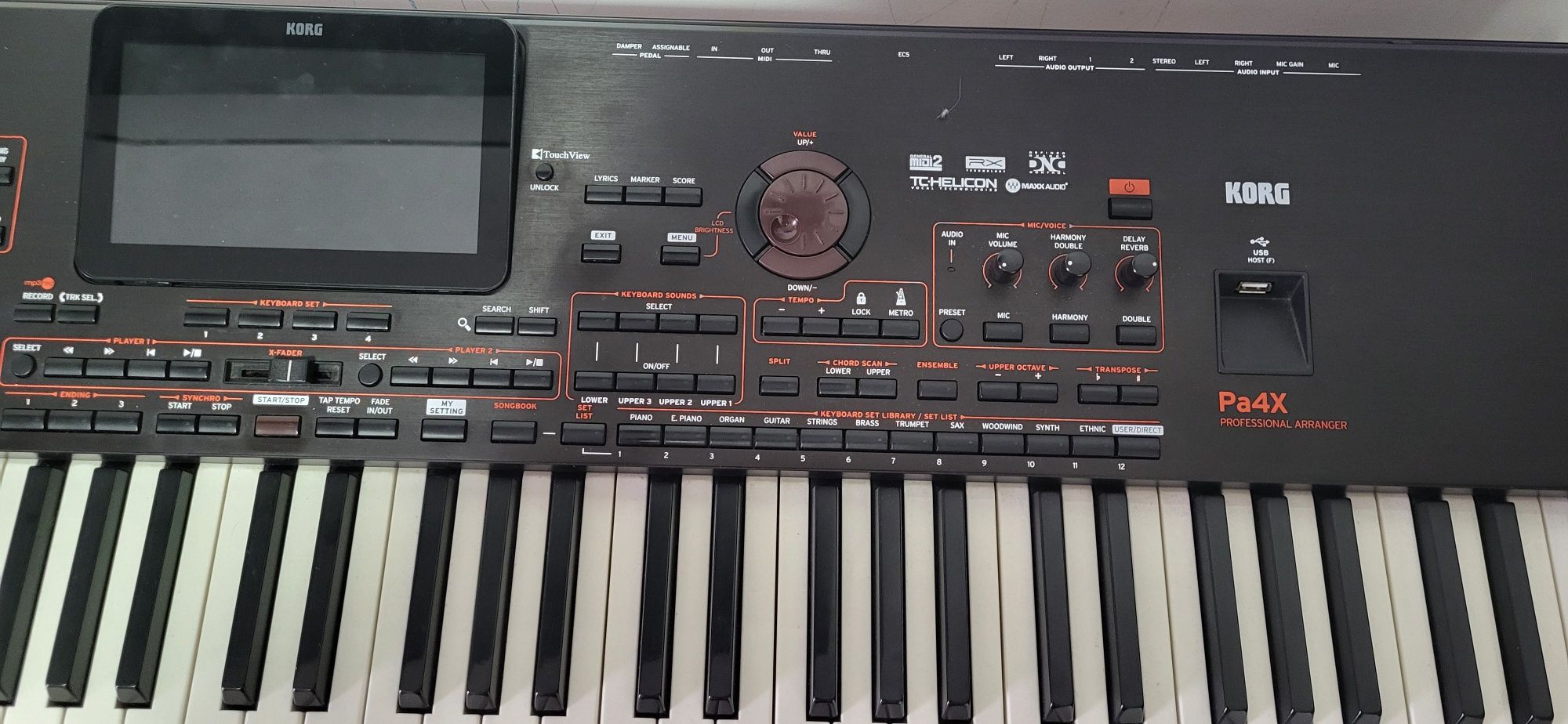 Korg  pa 4 x international