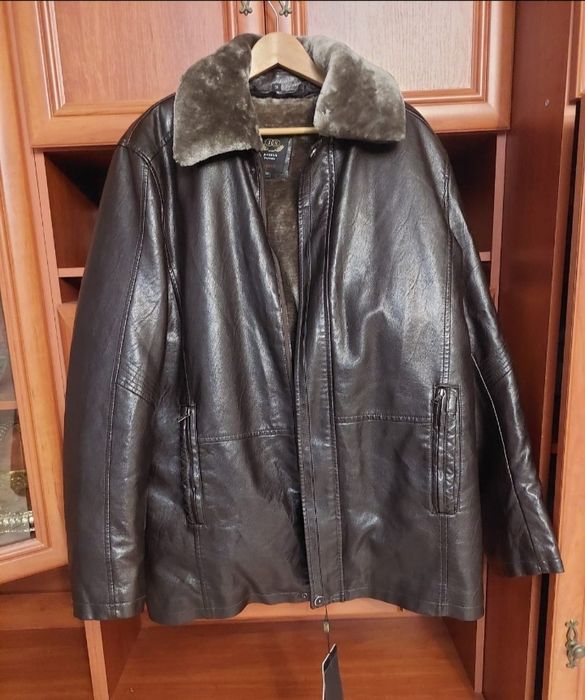 Мужская куртка 56 размера