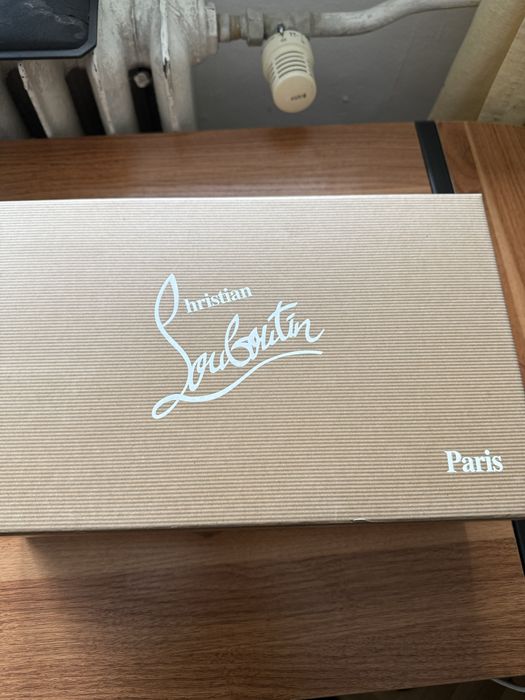 Louboutin обувки