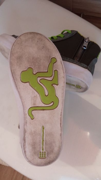 Продавам сладурски кецове DRUNKNMONKEY