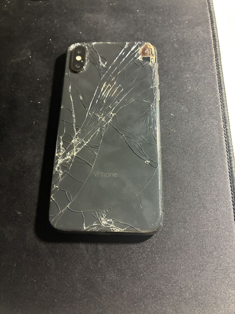 iPhone X pentru piese .