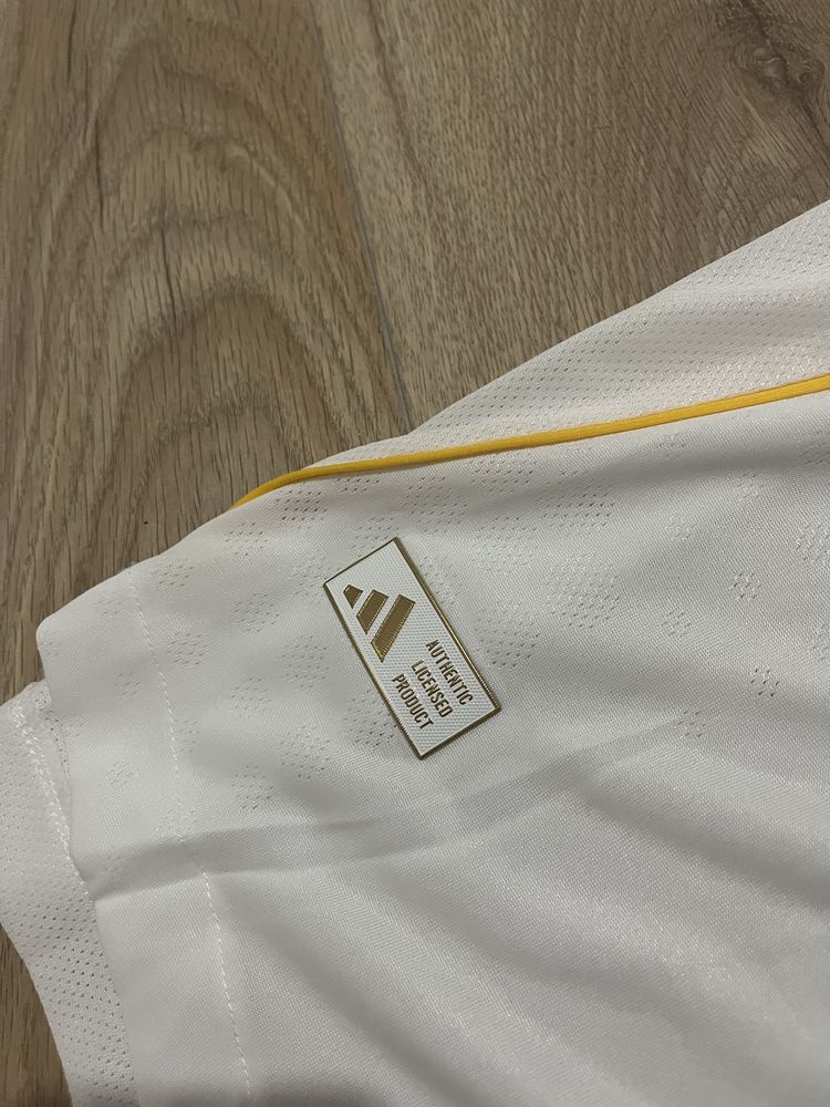 Tricoud e fotbal Adidas Real Madrid home Kylian Mbappe 10 marime M