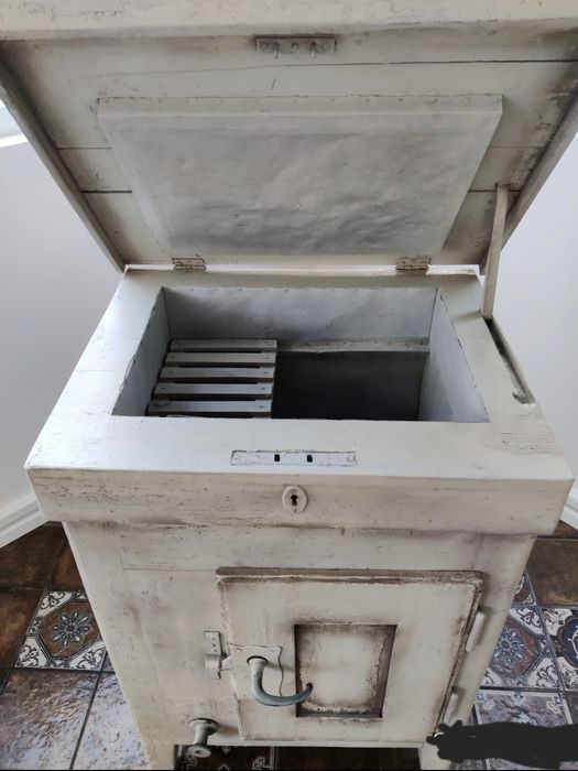 Frigider antic!Restaurat! 2 model diferit!