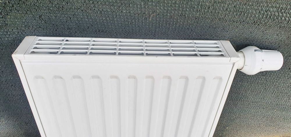 3 calorifere germane recent aduse,  otel, inclusiv suporti, impecabile