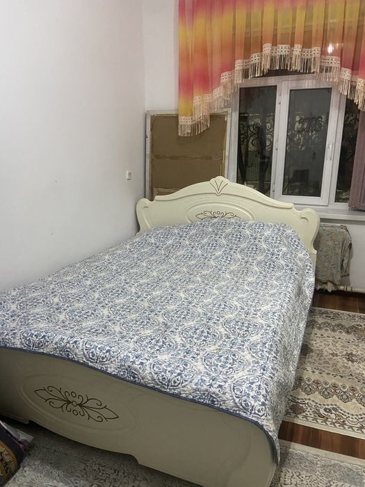 Спальный кровать