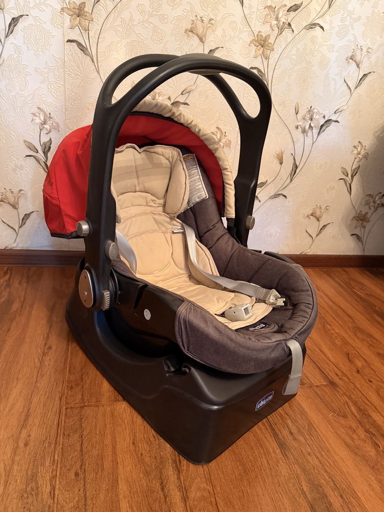 Автолюлька Chicco в хорошем состоянии