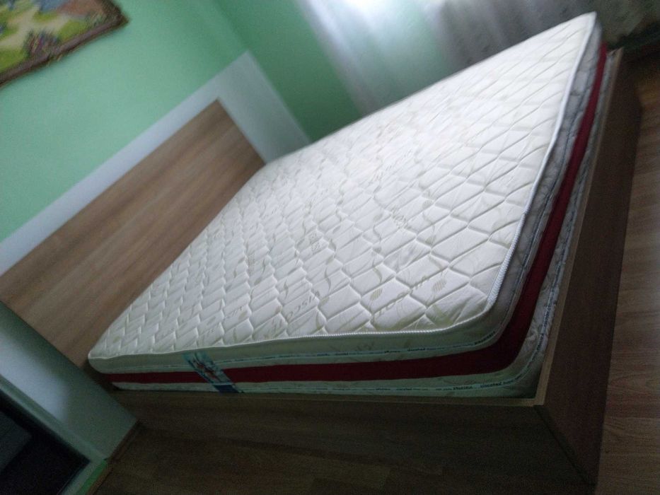 Vând saltea relaxa.Dimensiuni:200X140X25 cm.Preț 850 Lei
