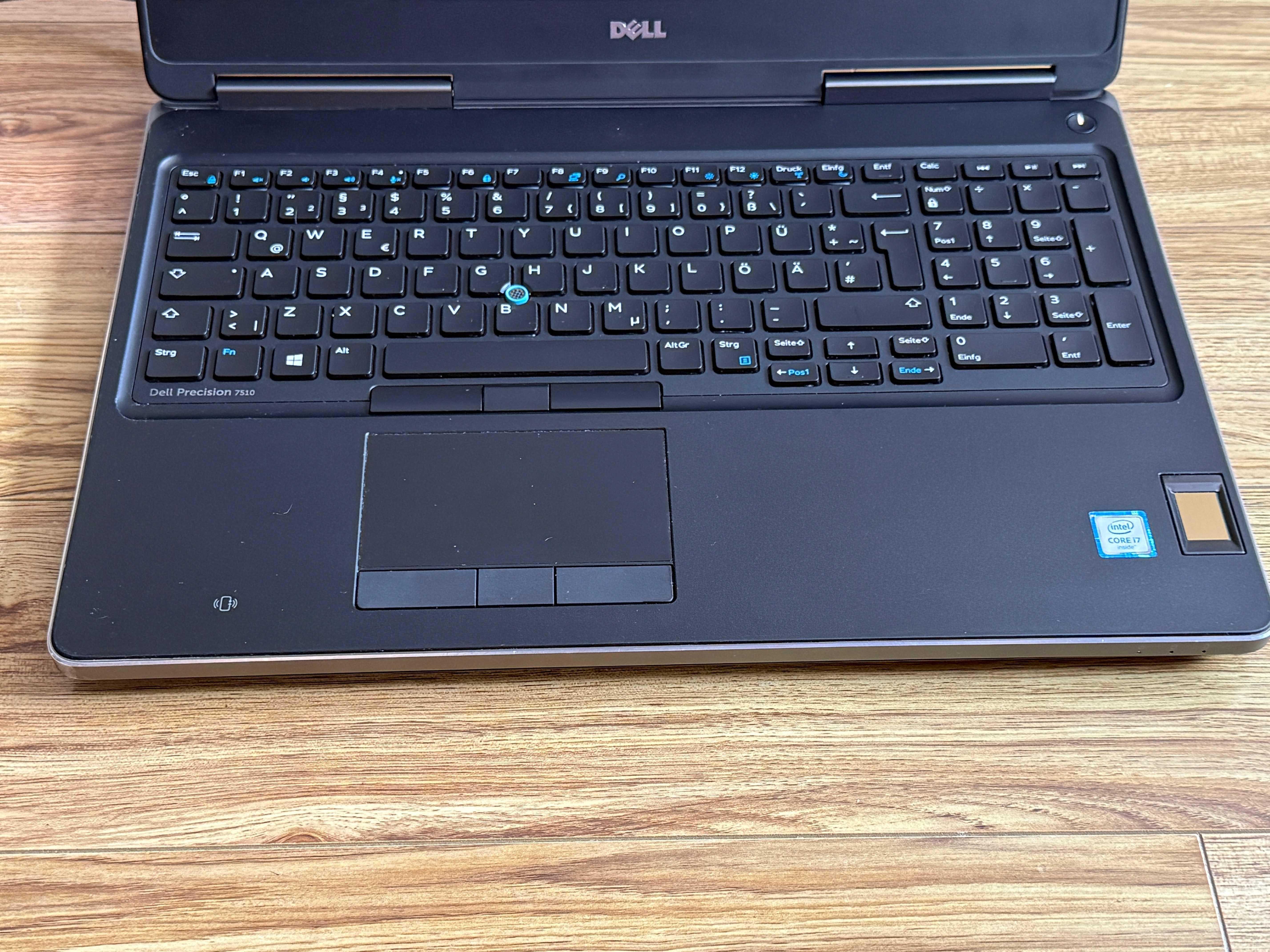 Dell Precision 7510`i7-6820HQ/16GB RAM/256GB SSD/Nvidia M1000M/FHD IPS