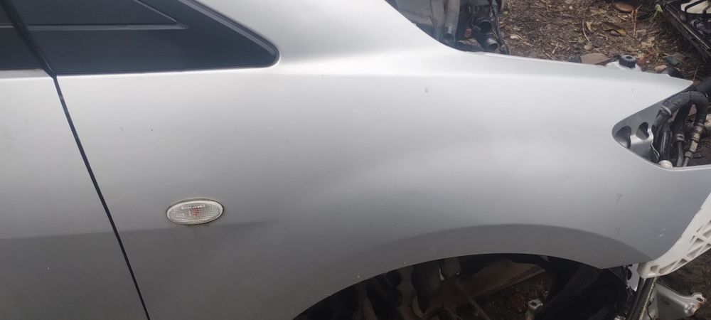 Vand aripi mazda 5