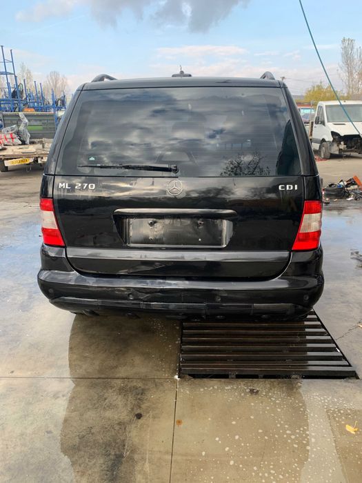 Dezmembrez mercedes ML 2.7 d w163 FACELIFT/bara fata ml/far ml w163/