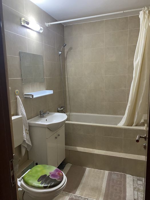Vand apartament 3 camere