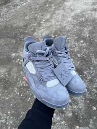 Jordan 4 Kaws 42,5