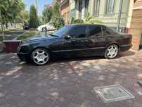 Mercedes-benz w210 e240  sotiladi
