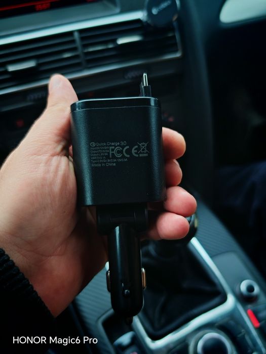 Încărcător auto retractabil Preț promoțional! cu lumini plafon Nou