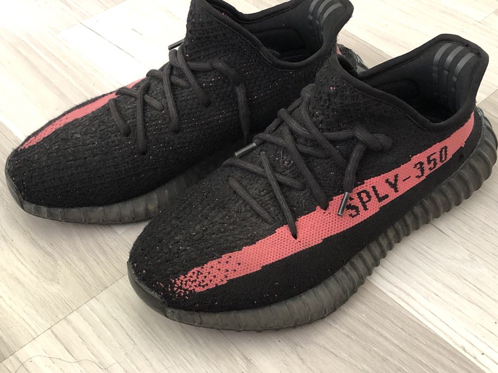 Yezzy boost 350 v2 red  black   autentici  nr40/ 7us impecabili