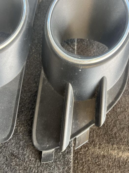 Решетка с дупка за халоген или дистроник за AUDI A6 c7 4g0807682 h