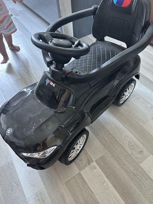 Yengi moshina sotiladi