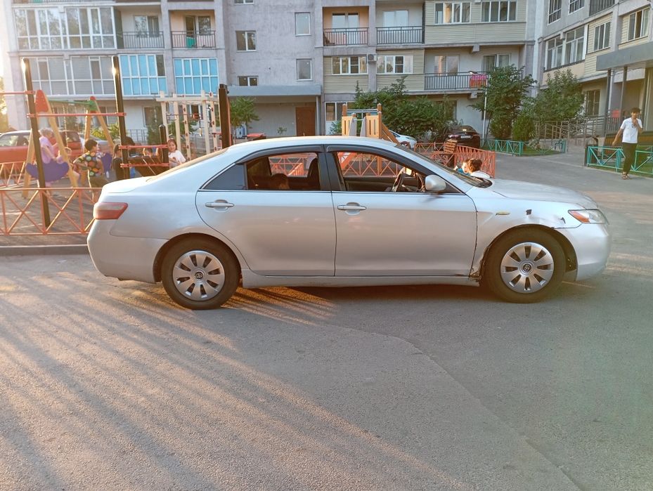 Автомашина Камри 40