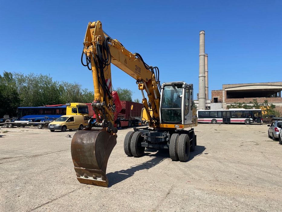 Excavator pneuri roti LIEBHERR 18To