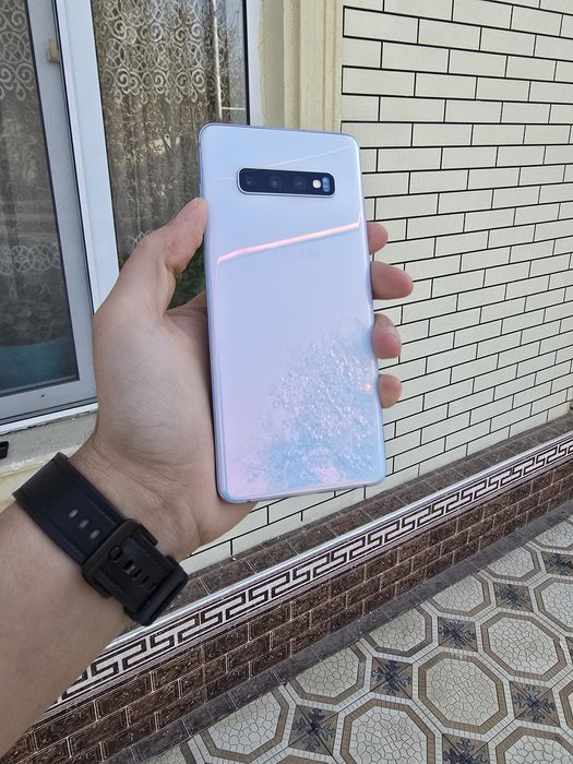 Srochno Samsung S10 Plus 8/128g sotiladi