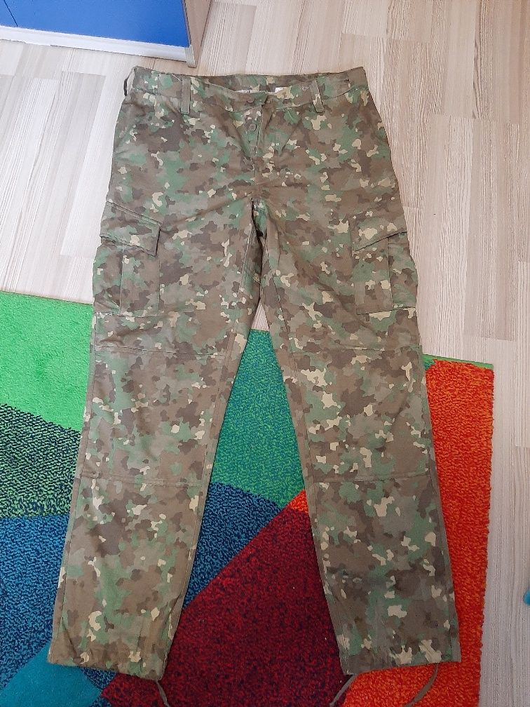 Costum, uniformă,  ținută combat tricou, polar ,capela.