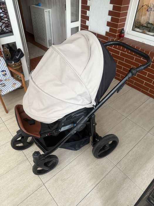 Cărucior Venicci 3 în 1 crem