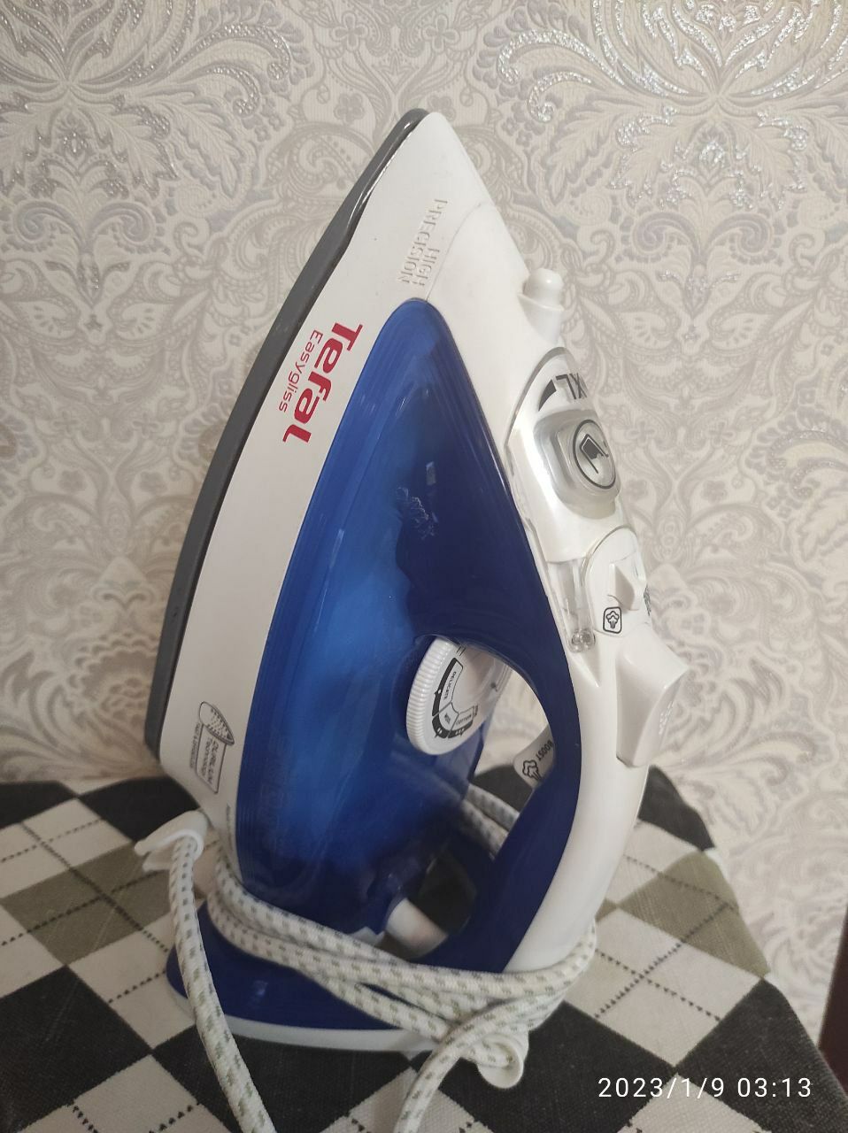 Продаю утюг Tefal