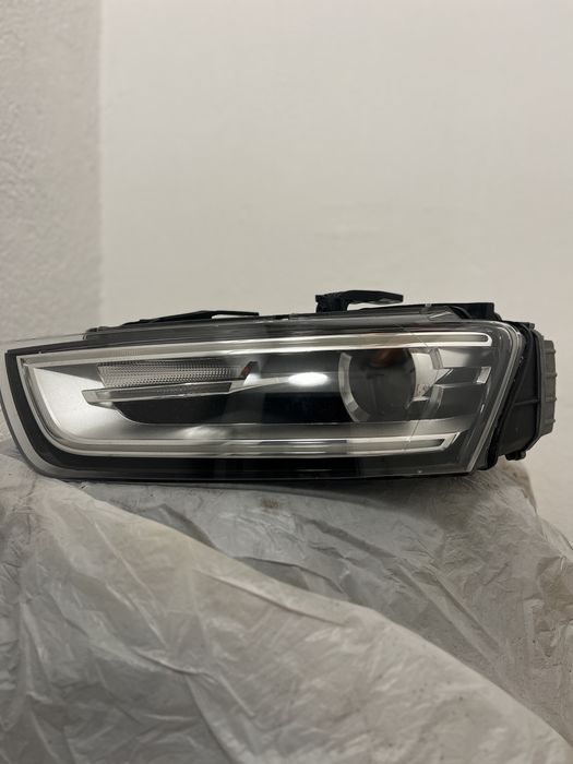 Faruri Audi Q3 8U Xenon  LED