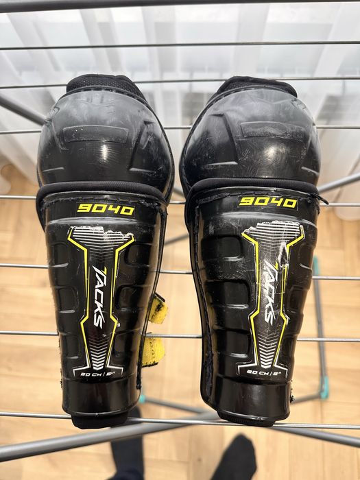 Шитки хоккейные детские CCM размер 8 в хорошем состянии