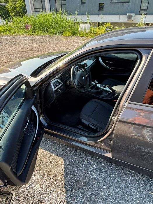 Vând BMW F30 2.0 d 2012