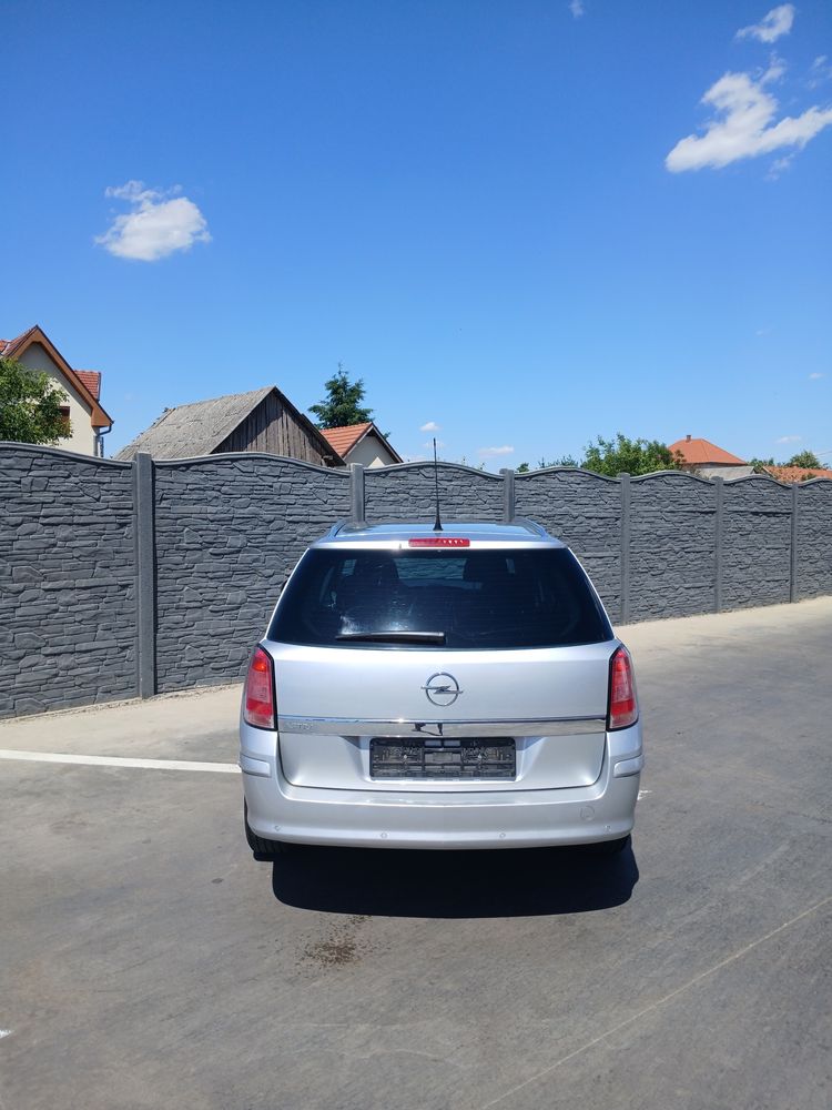 Vând Opel Astra H 1.4 Benzina 2009 Combi