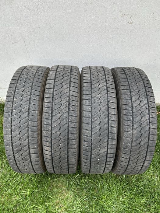 Vand anvelope de iarna 195/75R16C Brigestone Blizzak