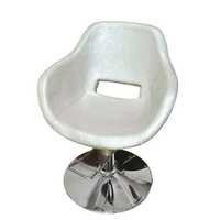 Елегантен фризьорски стол в нежно перлено бяло 104