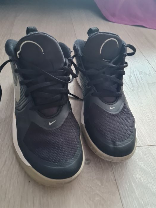 Adidasi Nike mărimea 37,5