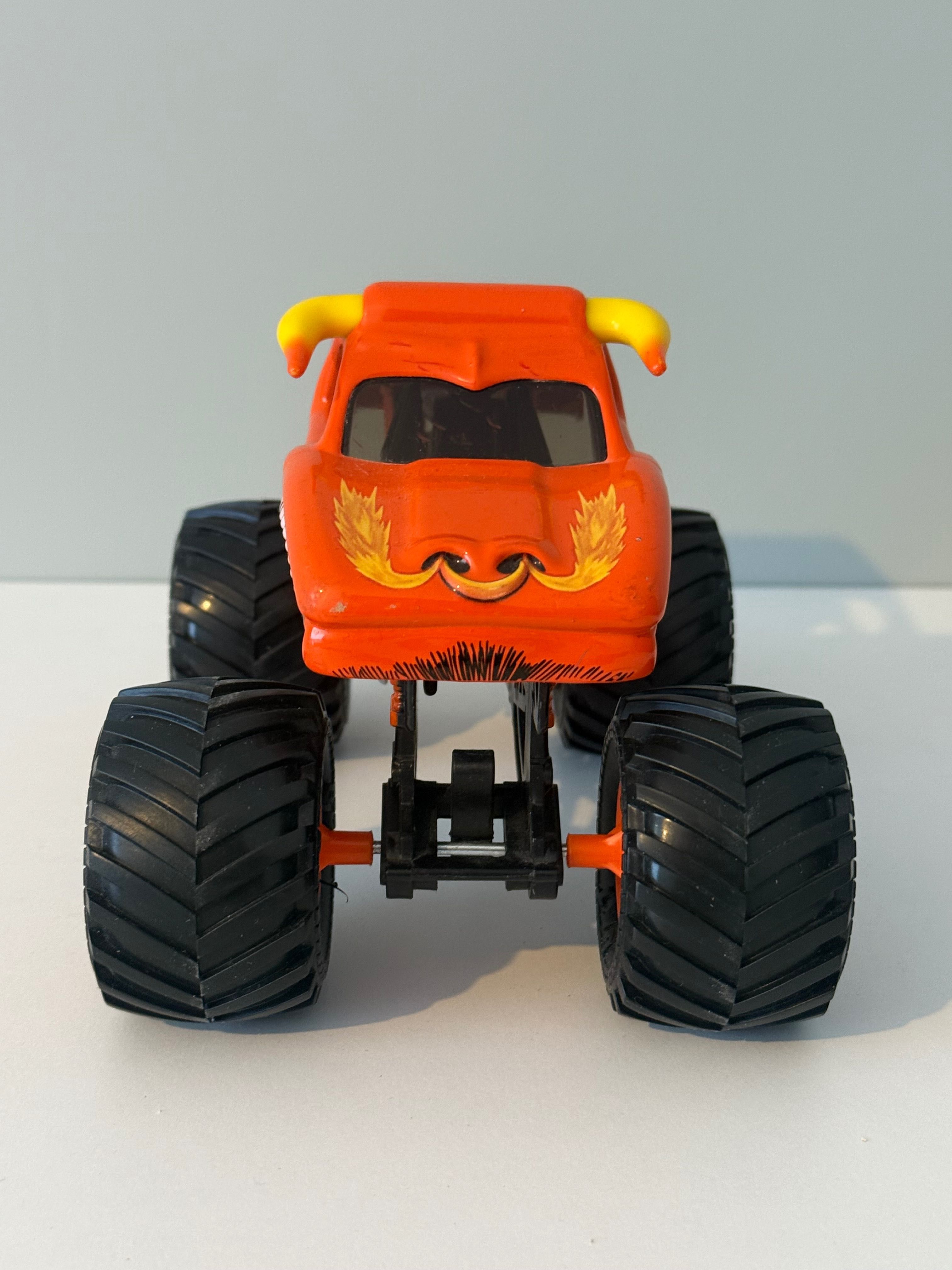 Кола играчка Monster Jam Dragon Monster Truck